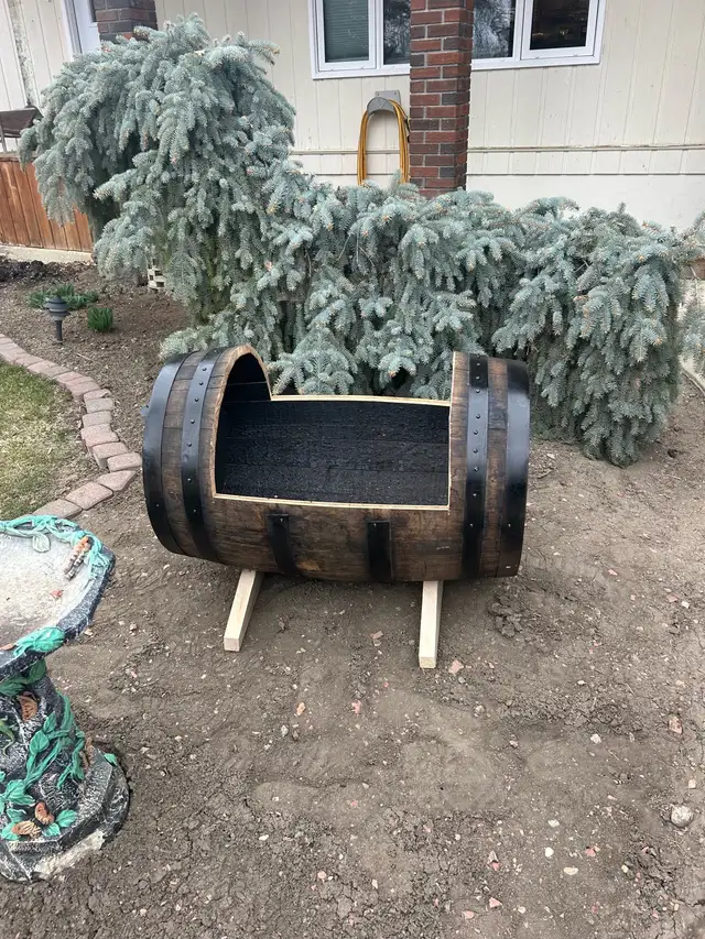 whiskey barrels in Outdoor Décor in Lethbridge - Image 7