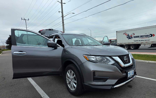 Nissan Rogue in Cars & Trucks in City of Toronto - Image 3