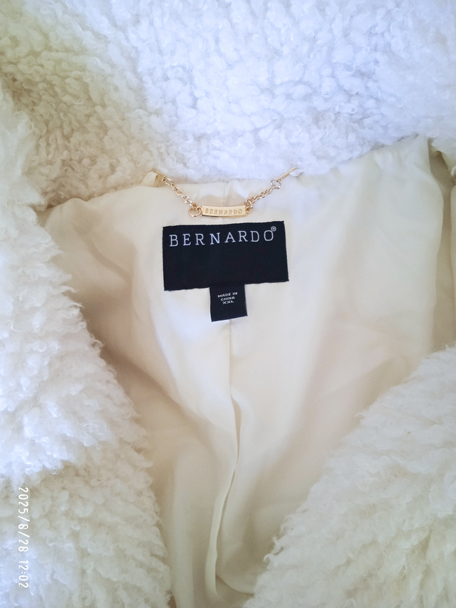 BERNARDO Modern Cloud Faux Fur Coat in Women's - Tops & Outerwear in Winnipeg - Image 4