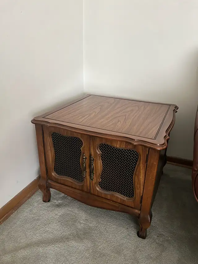 Vintage French Provincial Wooden Cabinet – Decor Lattice doors