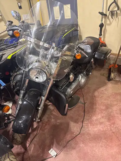 I'm selling my 2013 Harley Davidson Dyna Switchback, equipped with a powerful 103cc engine and appro...