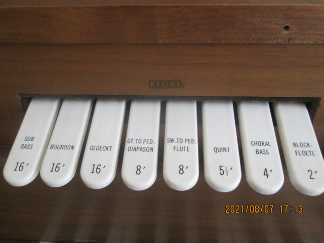 Organ, Hallman, full sized, good practice instrument in Pianos & Keyboards in Guelph - Image 2
