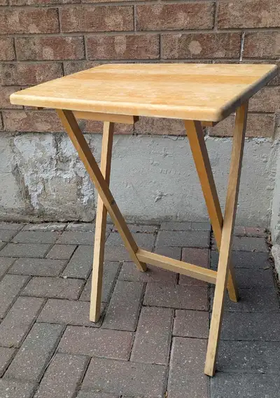 Wooden Folding table It is swaying a bit in oe direction.