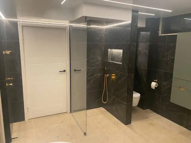TILE SETTER537087605715783684