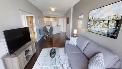 1 bedroom, 1 den, 1.5 bathrooms - Locker on 2nd floor (ideal - heated area) - Parking spot on P1 (cl...