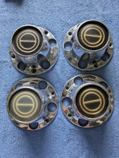 Wheel Center Caps Fits 1992-1996 F150 & Bronco – Good condition – center faded - $100 for set Shippi...