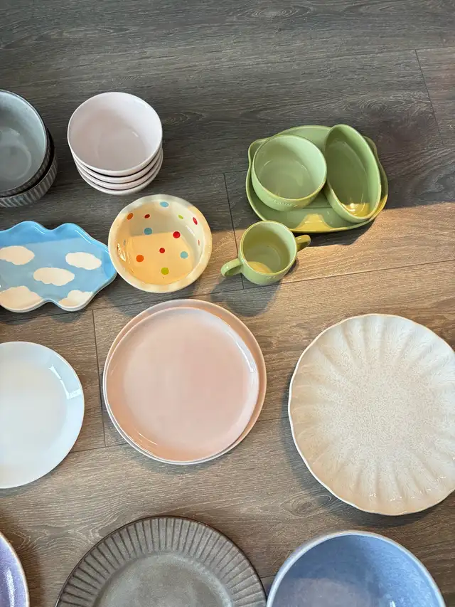 Large Set of Bowls, Chopsticks, Forks & Cutlery in Kitchen & Dining Wares in City of Toronto - Image 5