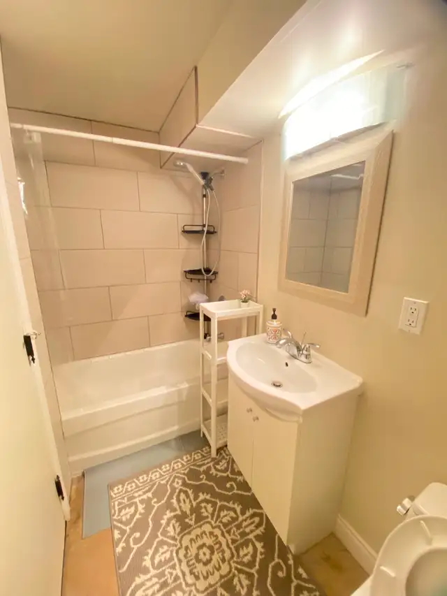 All Inclusive Luxurious Walkout Basement Suite Yonge and Finch in Long Term Rentals in City of Toronto - Image 10