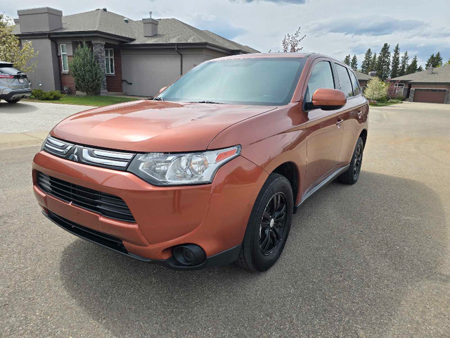 2014 Mitsubishi Outlander ES 4WD  in Cars & Trucks in Edmonton