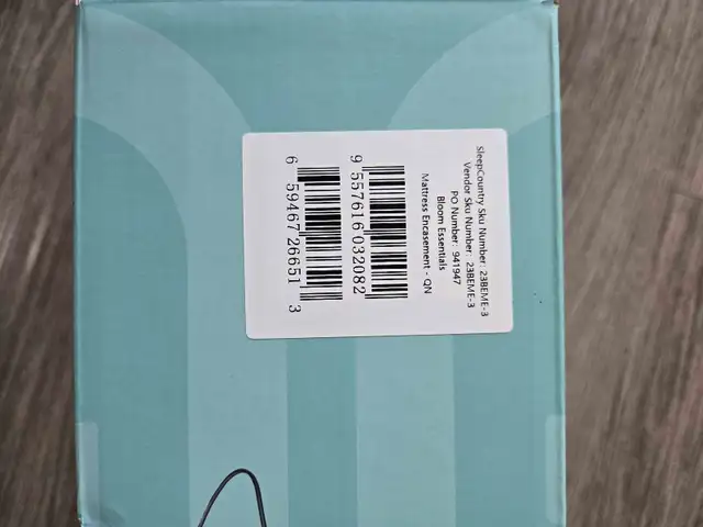 Tempur-Pedic React 10" Medium Queen Mattress in Beds & Mattresses in Strathcona County - Image 4
