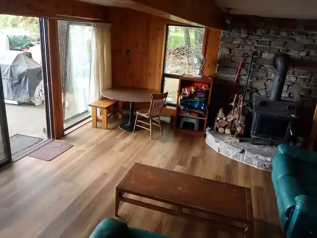 4 Season Lakefront Cottage in The Kawarthas For Rent in Ontario in Canada - Image 4