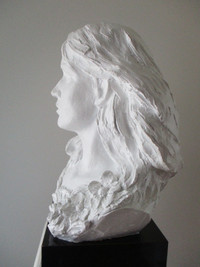 Sculpture de la femme de Rodin