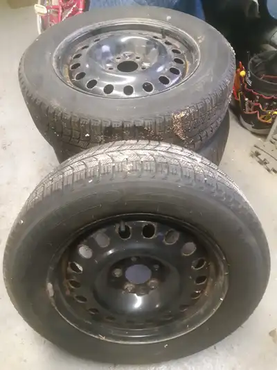 4 winter tires Michelin x-ice 225/60R17 Should fit 2010 to 2014 mustang Hardly used Text 519 280 731...