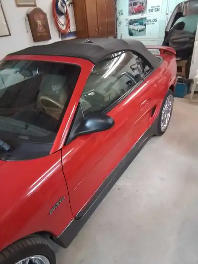 1996 ford mustang GT 4.6 , not the original engine,now it has a 1996 4.6 cobra with 30,000 km. Manua...