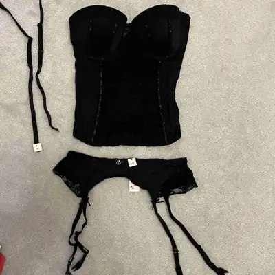 *NEW* La Senza Corset Bustier & Garter, View more