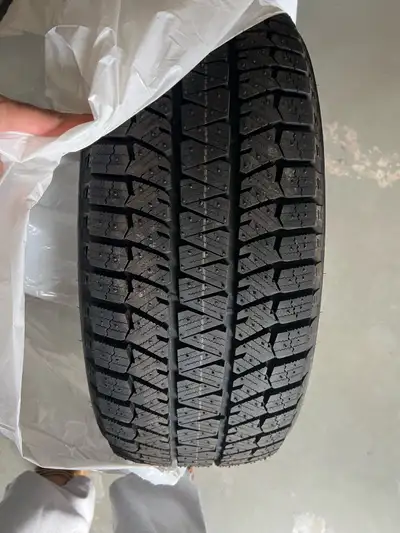 225-50R18 bridgestone winter tire only one brand new available in Bedford