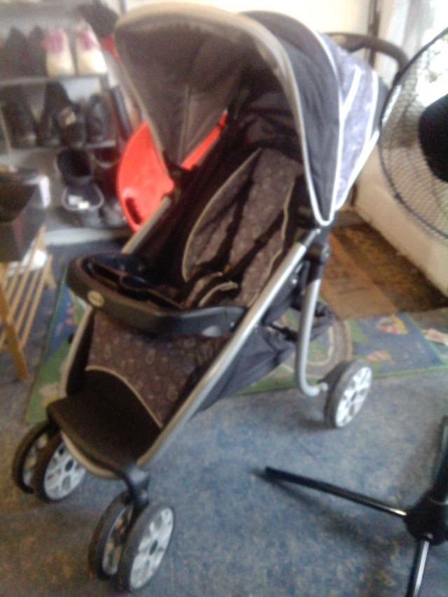 Poussette safety le roi du choix dans Poussettes, porte-bébés et sièges d'auto  à Saint-Hyacinthe - Image 2