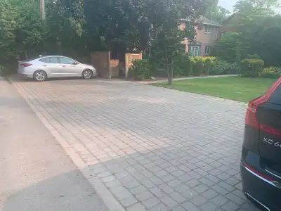 One outdoor parking spot available immediately at Guelph Line & Lakeshore. Prime location. $120/mont...