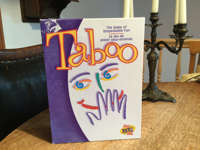 TABOO jeu game  bilingue 4joueurs et +adulte dans Jouets et jeux  à Laval/Rive Nord