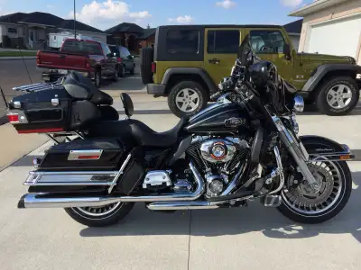 2009 Ultraclassic Electra Glide , nice condition, 96 Twin cam engne, 6 spd, Stage 3, Harley screamin...