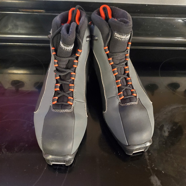 Fischer Cross Country Ski Boots  eur 45 SNS PROFIL in Ski in Barrie - Image 2