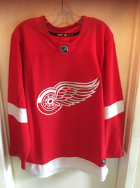 Detroit Red Wings Dylan Larkin Jersey T-Shirt Reebok NHL #71