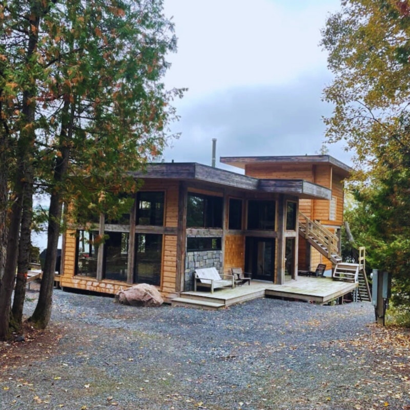 Serenity by the Shores Lakefront Retreat on Lake of the Woods Houses
