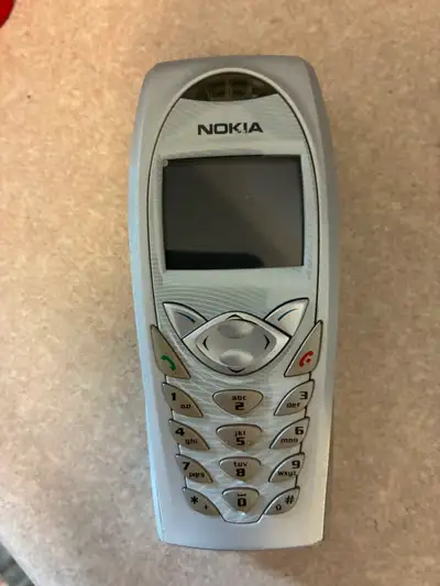Nokia 3588i cell phone - read text, View more