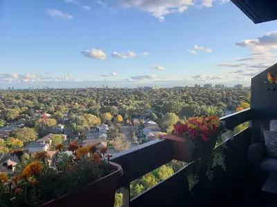 1 Room for Rent in Etobicoke, Bright and Spacious 2 Bedroom Apmt