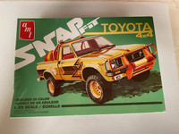 SnapFit Toyota 4x4 1/25 scale - Model car - Brand New Sealed