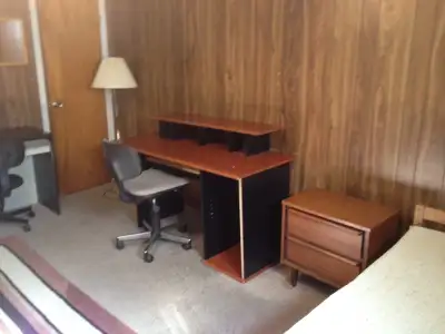 MOVE NOW-LARGE ROOM - STEELES & YONGE