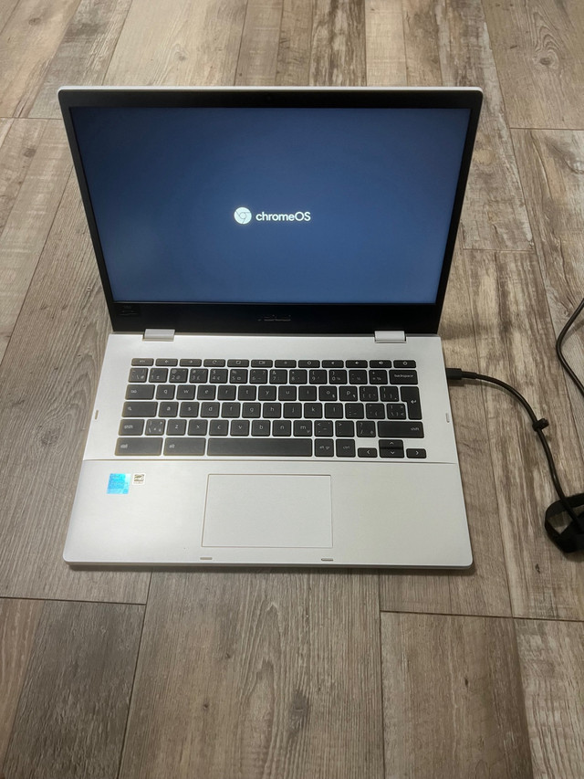 Asus Chromebook Laptop in Laptops in Sarnia - Image 2
