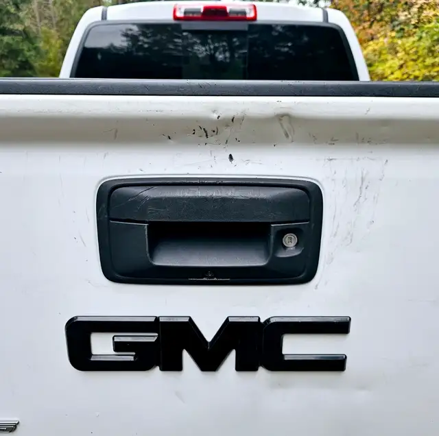 2018 GMC CANYON 4X4 WHITE MAYHEM RIMS in Cars & Trucks in Sunshine Coast - Image 3
