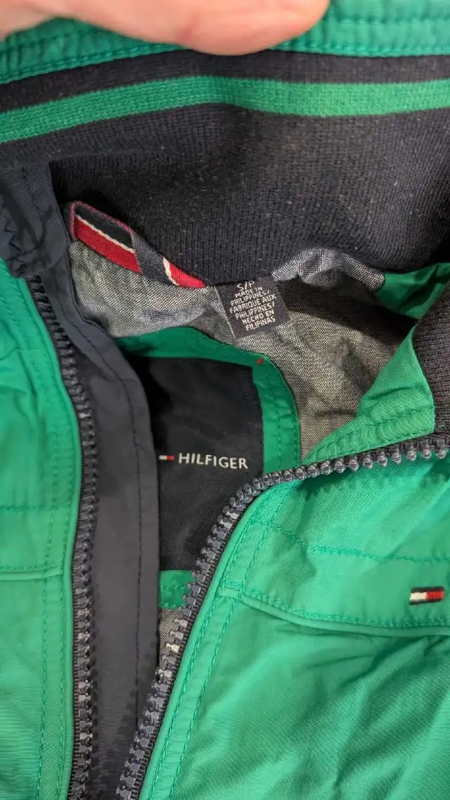 Tommy Hilfiger green windbreaker jacket - fall or spring men's  in Men's in Oshawa / Durham Region - Image 8