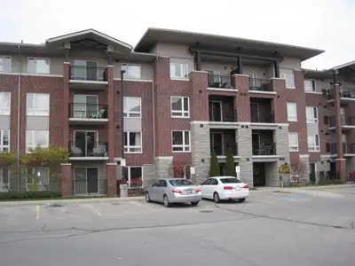 One bedroom + den condo in south end of Guelph. Trafalgar Square community located on Goodwin Drive,...