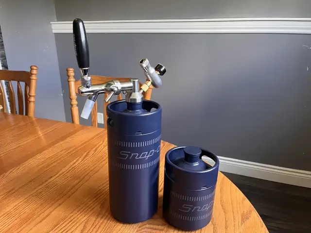 Snap On Growler Keg Set - Power Blue in Hand Tools in Kawartha Lakes - Image 2
