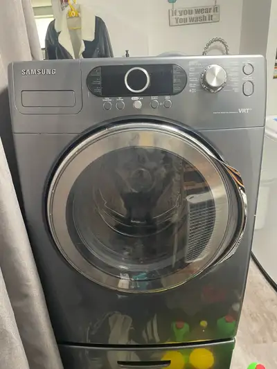 Doesn’t drain, selling for parts. Pedestal is $100 and the washer is $100.