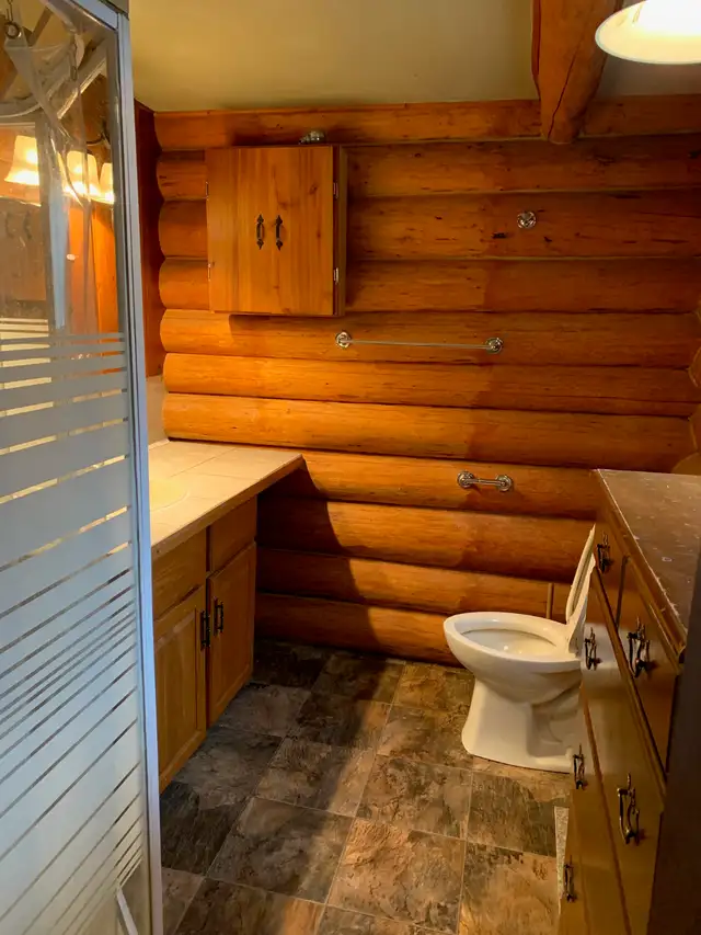 2bed 2bath Rural Log House $1277 in Long Term Rentals in Terrace - Image 4