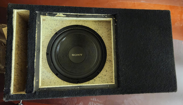 Sony XS-L101 car sub woofer  400W 4Ω Subwofer 12"x12"x25" in Speakers in Cambridge