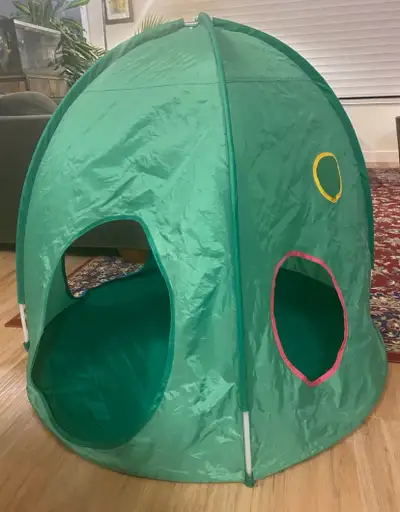 Excellent used condition. Comes with a storage bag. Non-smoking, no-pet home