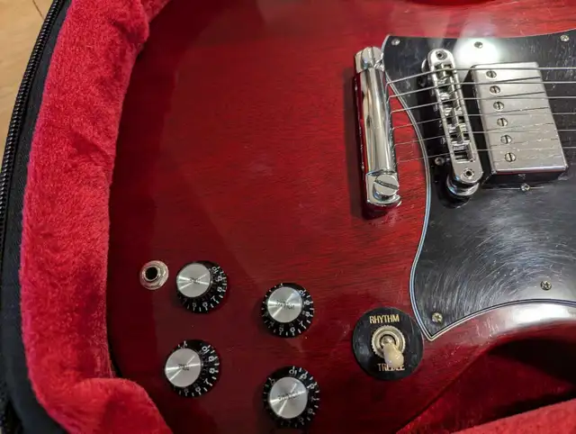 Gibson SG Standard 2019 in Guitars in Edmonton - Image 9