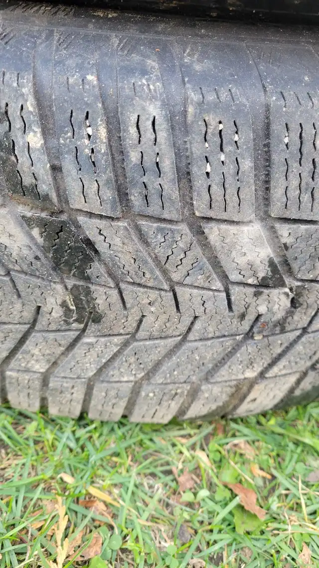 Continental Winter Contact 235 65 17 in Tires & Rims in Barrie - Image 4