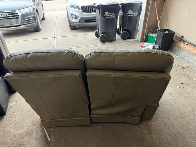 Leather Recliner Sofa in Couches & Futons in Strathcona County - Image 4