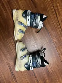 Youth Ski boots - 24.5