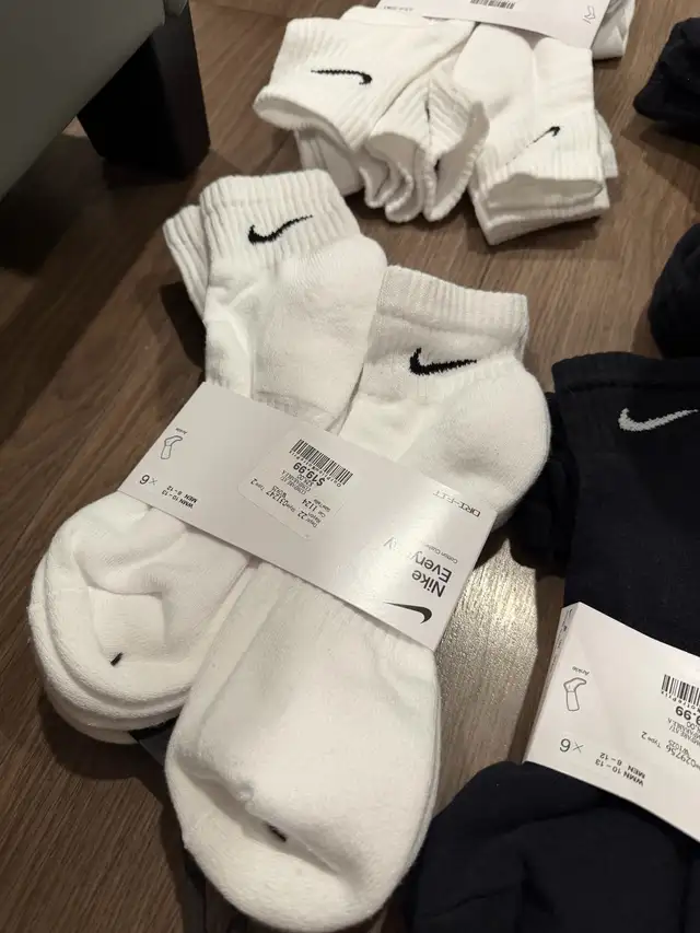 Nike Socks in Other in Kitchener / Waterloo - Image 4