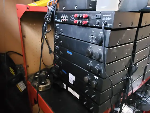 AudioSource AMP 100 2-Channel Stereo Power Amplifier in Stereo Systems & Home Theatre in Mississauga / Peel Region - Image 3