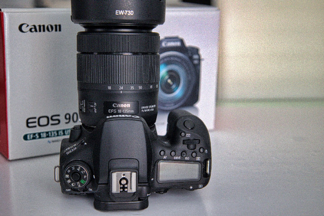 Caméra Canon 90D dans Appareils photo et caméras  à Longueuil/Rive Sud