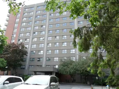 Apartment is very clean and well maintained by the Management. Very convenient for public transporta...