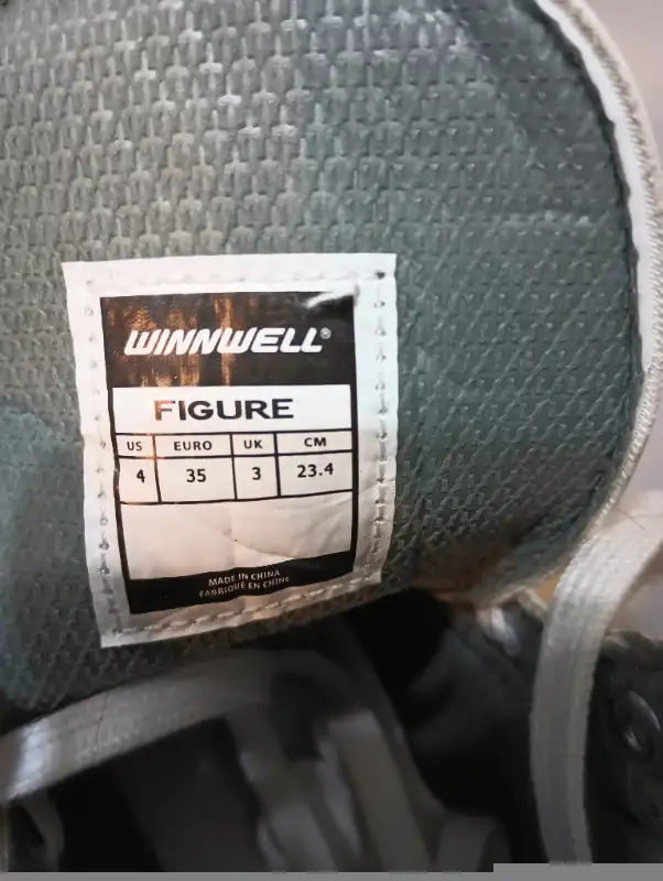 Figure Skates Size 4 Like New in Skates & Blades in Windsor Region - Image 3