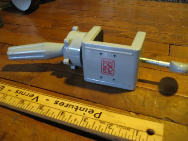 Pilon et mortier Pivot Point se fixant au bord d'une table. in Other in Trois-Rivières - Image 2